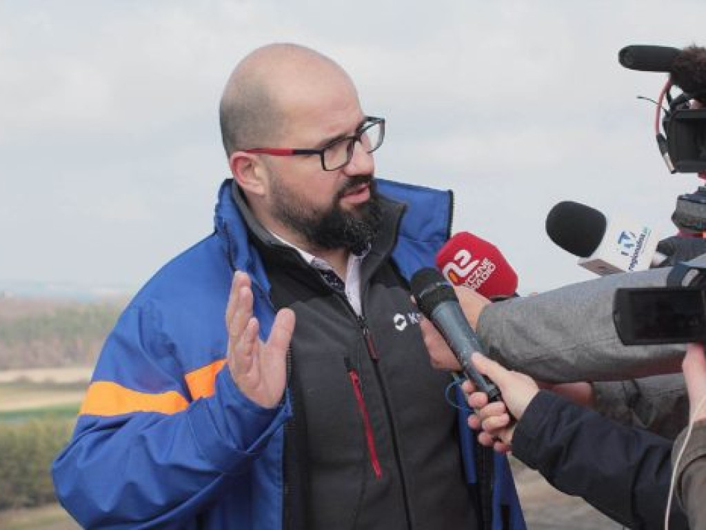 Widać go nawet z kosmosu! Ale Żelazny Most i tak jest rozbudowywany