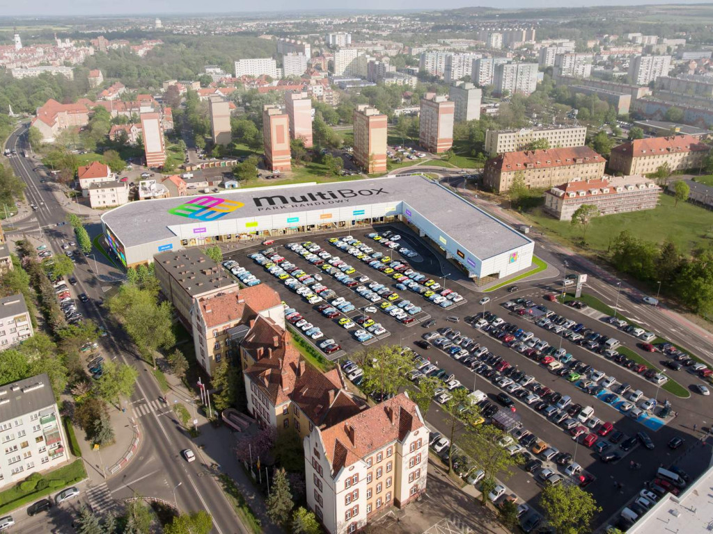 Ma wyglądać tak. Na razie jest jak wielki brzydki blaszak, który odstrasza