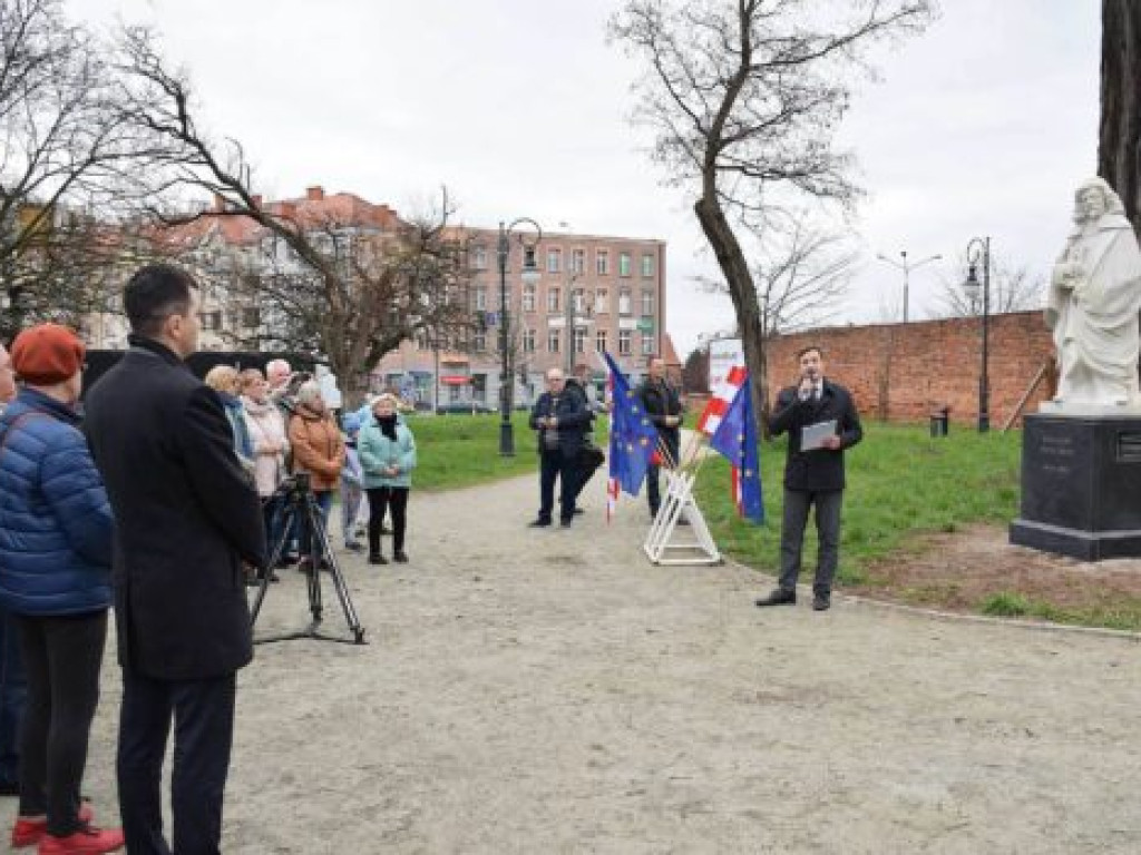 Pomnik głogowianina Joachima Pastoriusa oficjalnie odsłonięty na placu przy Bloku Koszarowym?