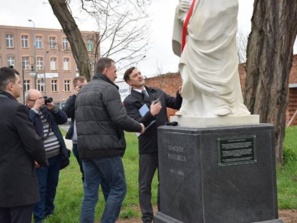 Pomnik głogowianina Joachima Pastoriusa oficjalnie odsłonięty na placu przy Bloku Koszarowym?