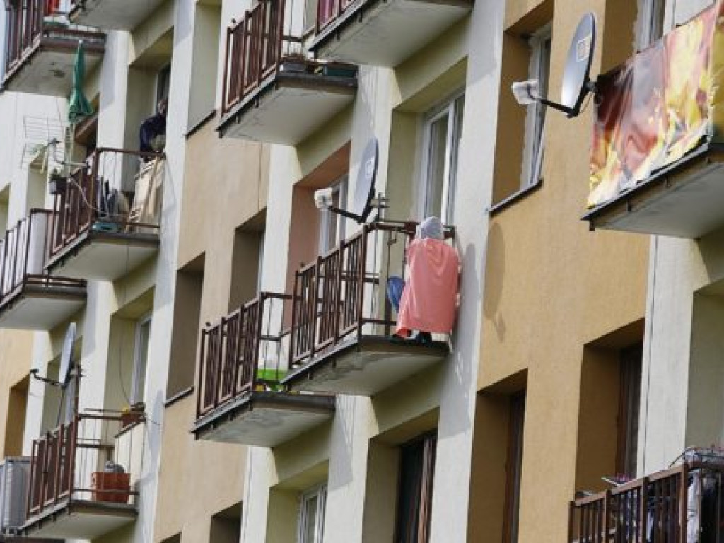 Desperatka na ul. Niedziałkowskiego. Chciała skoczyć z balkonu