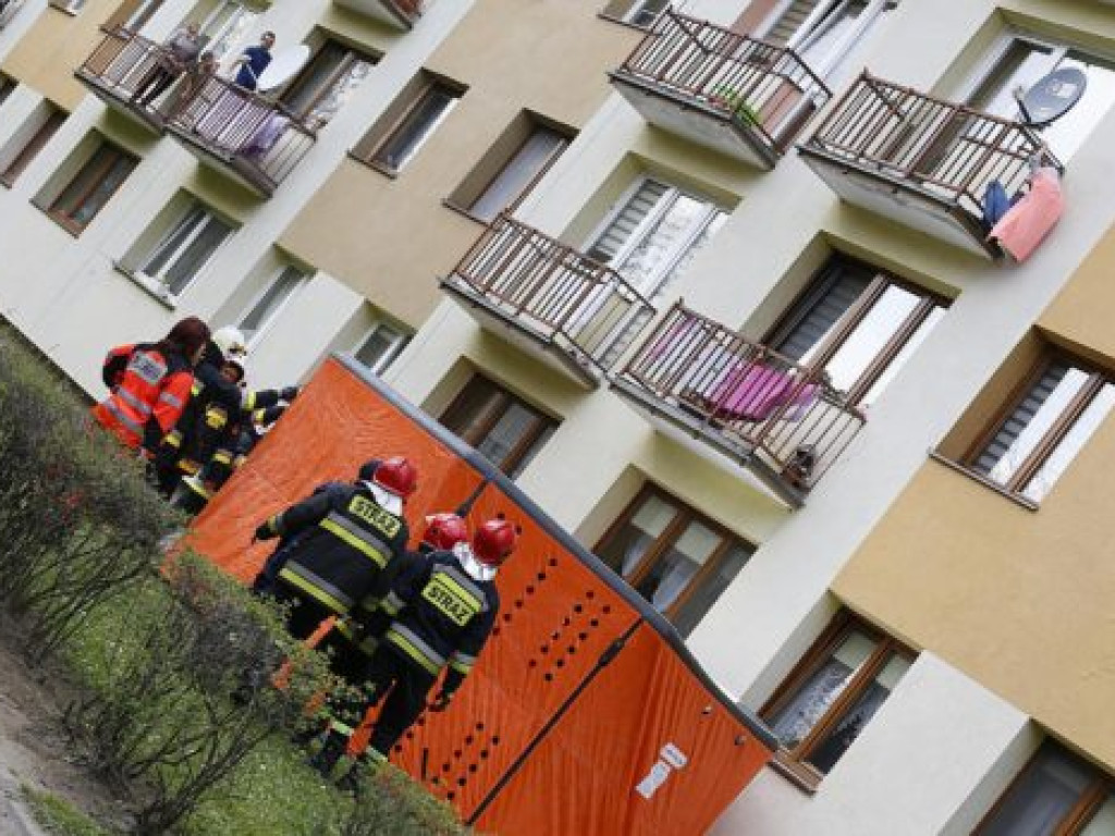 Desperatka na ul. Niedziałkowskiego. Chciała skoczyć z balkonu