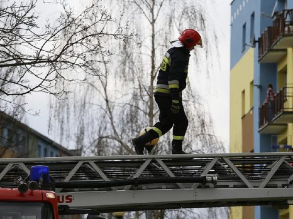 Desperatka na ul. Niedziałkowskiego. Chciała skoczyć z balkonu