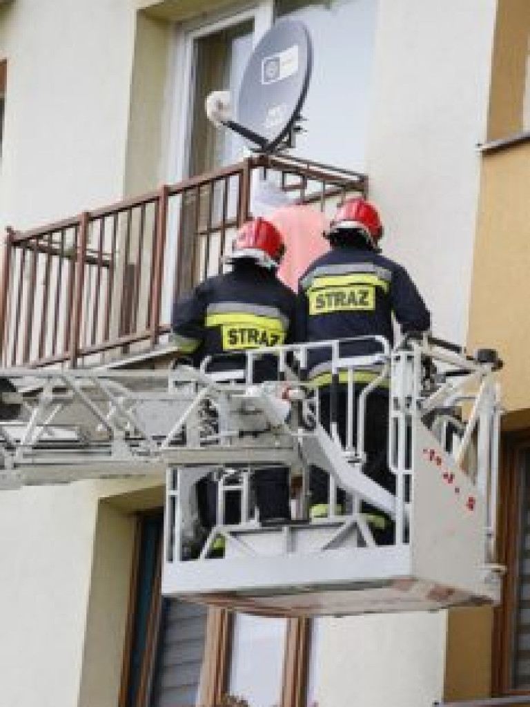 Desperatka na ul. Niedziałkowskiego. Chciała skoczyć z balkonu