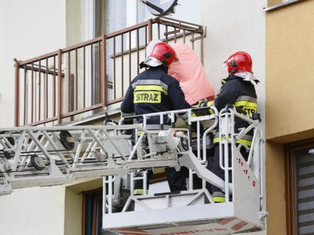 Desperatka na ul. Niedziałkowskiego. Chciała skoczyć z balkonu