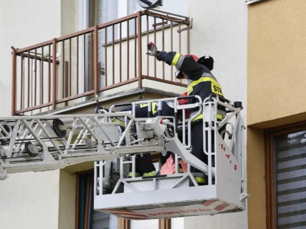 Desperatka na ul. Niedziałkowskiego. Chciała skoczyć z balkonu