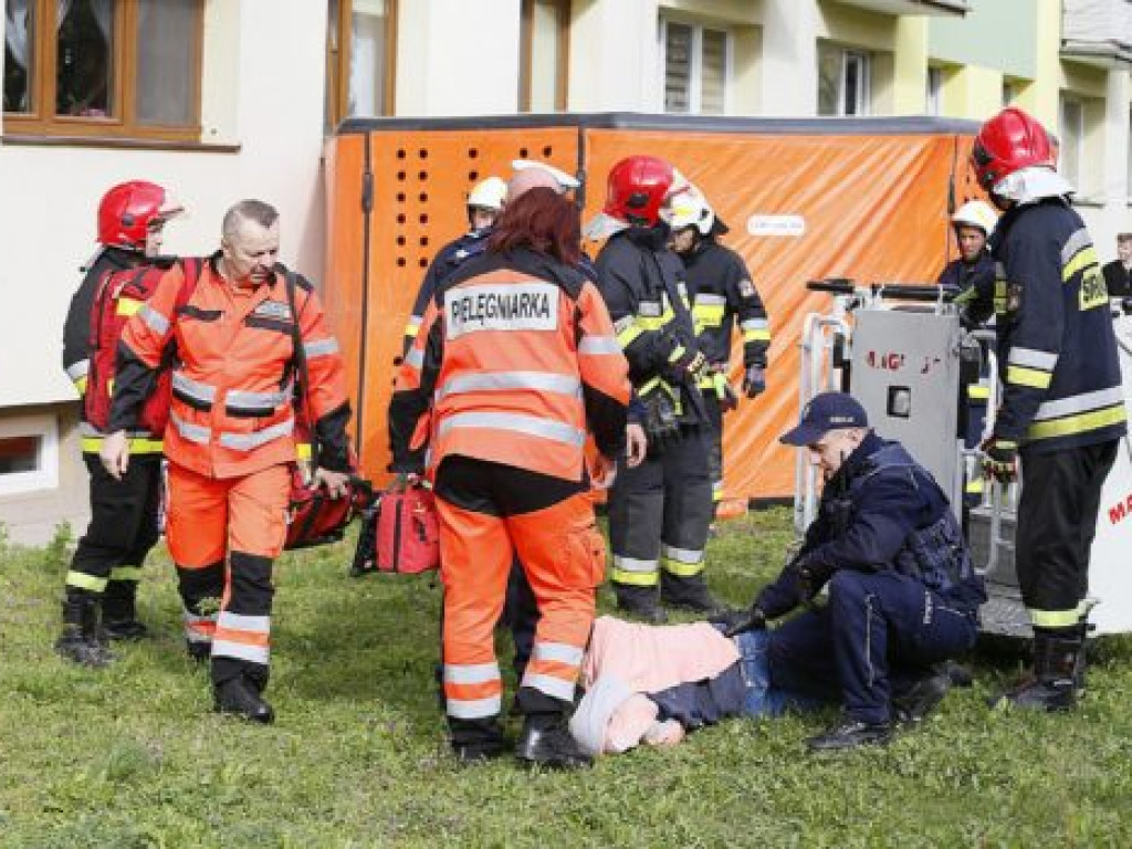Desperatka na ul. Niedziałkowskiego. Chciała skoczyć z balkonu