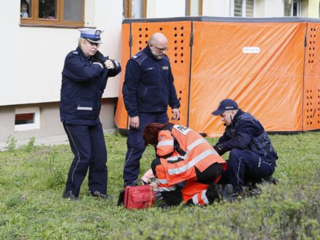 Desperatka na ul. Niedziałkowskiego. Chciała skoczyć z balkonu