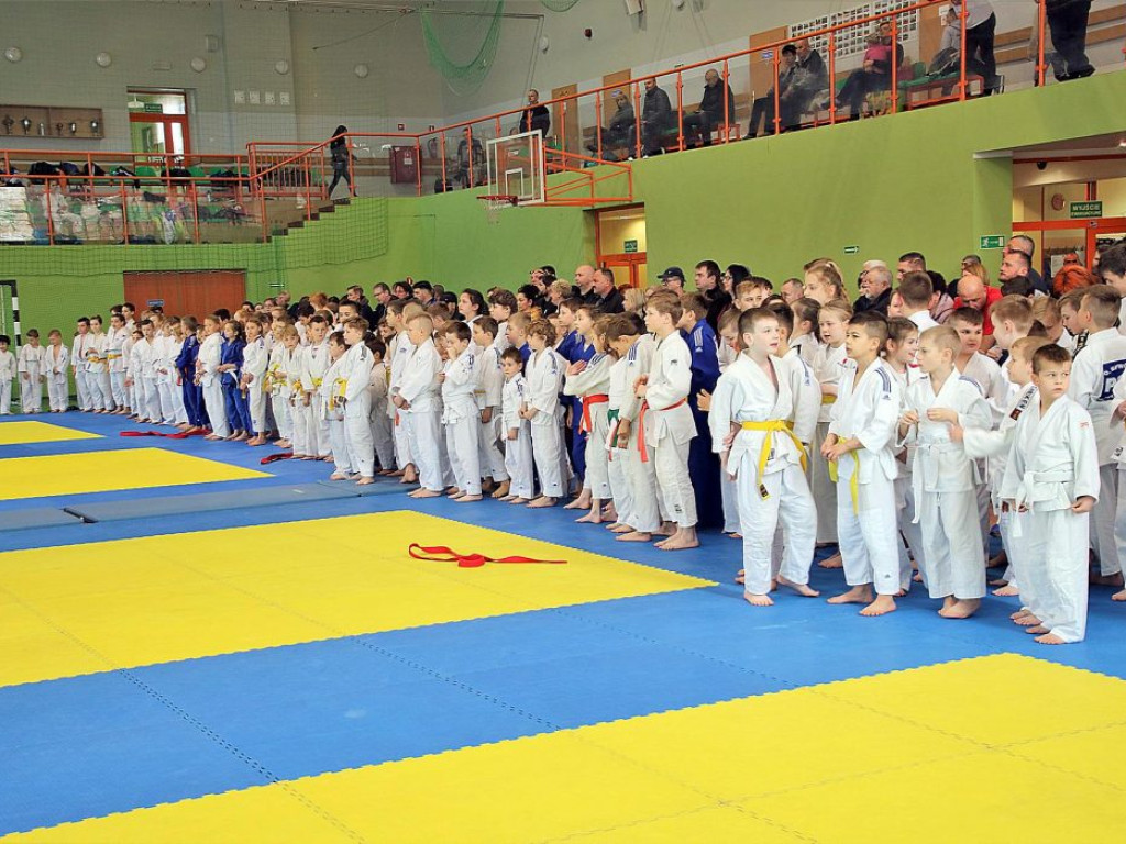 W Sławie walczyli najmłodsi judocy. Puchar burmistrza pojechał do Nowej Soli