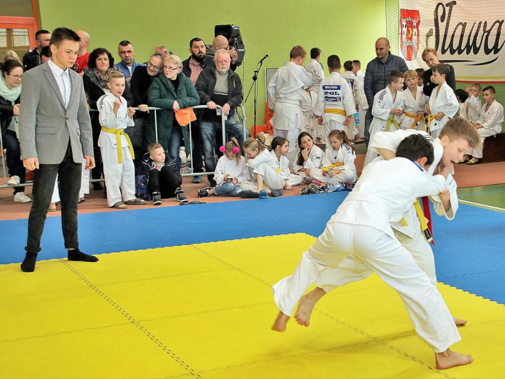 W Sławie walczyli najmłodsi judocy. Puchar burmistrza pojechał do Nowej Soli