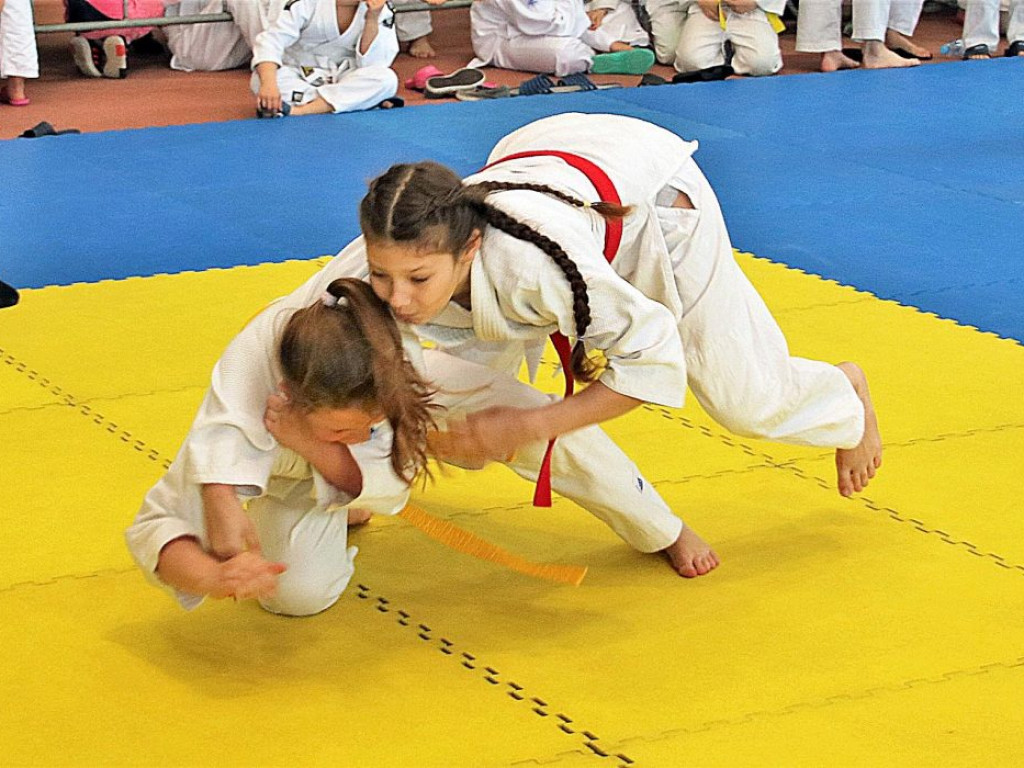 W Sławie walczyli najmłodsi judocy. Puchar burmistrza pojechał do Nowej Soli