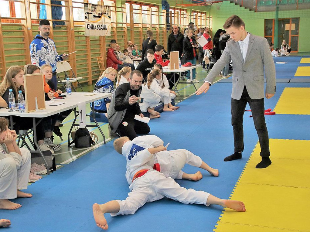 W Sławie walczyli najmłodsi judocy. Puchar burmistrza pojechał do Nowej Soli