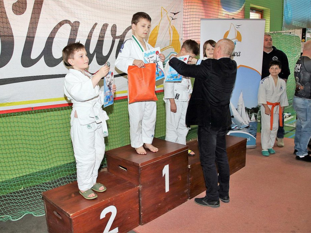 W Sławie walczyli najmłodsi judocy. Puchar burmistrza pojechał do Nowej Soli