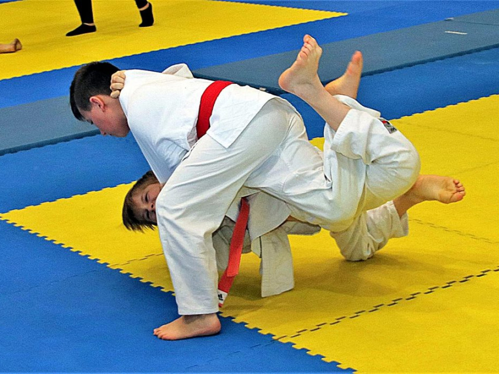W Sławie walczyli najmłodsi judocy. Puchar burmistrza pojechał do Nowej Soli