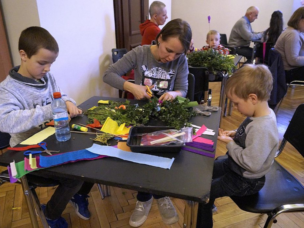 Jak to się robi mamo, czyli rodzinne robienie palm wielkanocnych w muzeum
