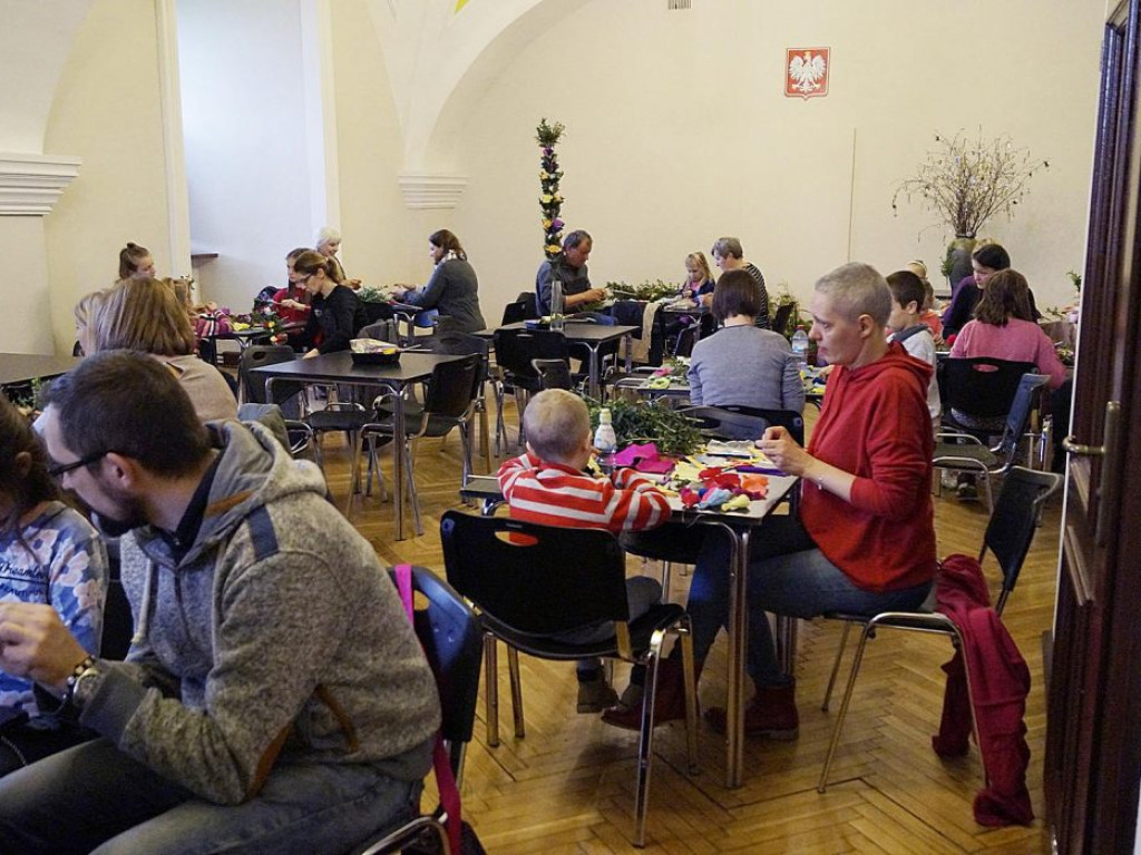Jak to się robi mamo, czyli rodzinne robienie palm wielkanocnych w muzeum
