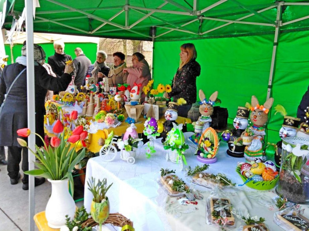 Festiwal wielkanocnych zmysłów w Grębocicach.  Furorę robią swojskie produkty