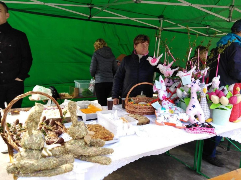 Festiwal wielkanocnych zmysłów w Grębocicach.  Furorę robią swojskie produkty
