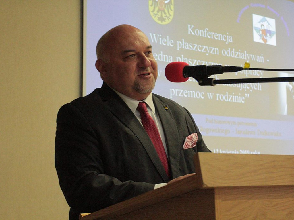 Zaskakująca wypowiedź starosty Dudkowiaka podczas konferencji o przemocy