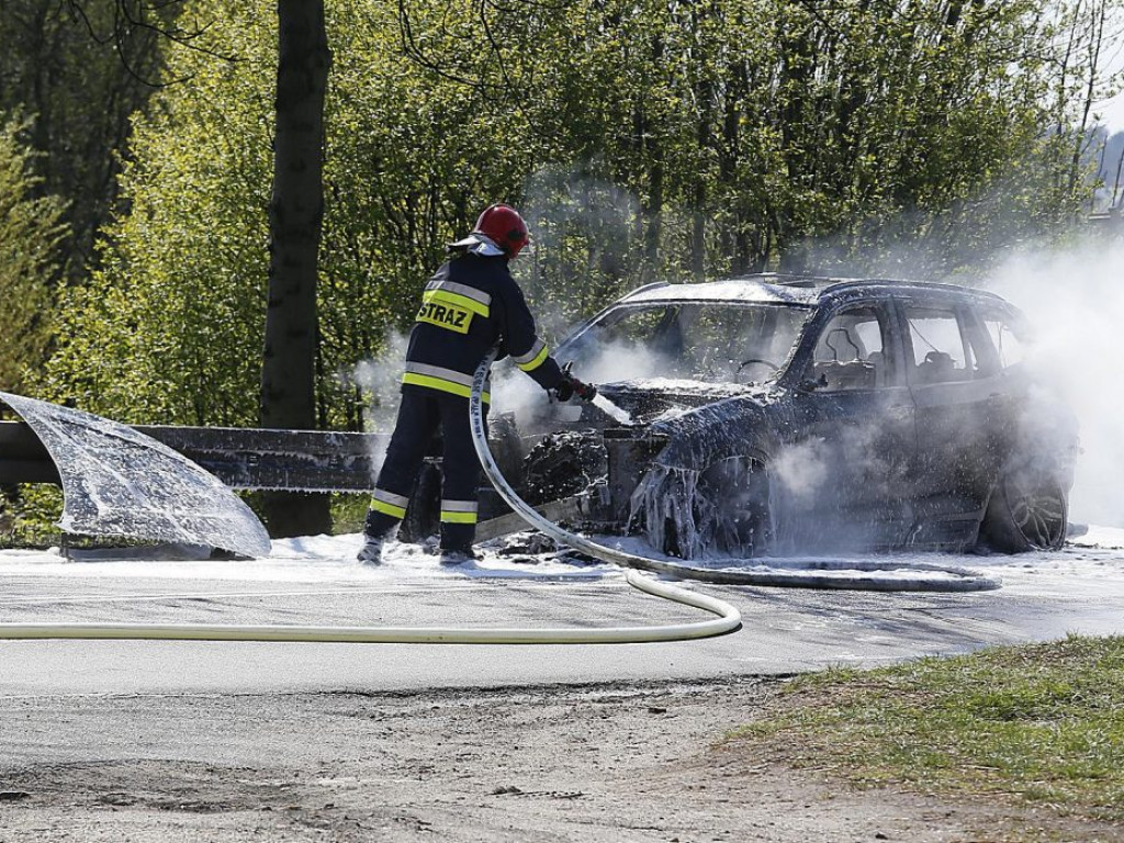 Na krajowej 12 w okolicach Nielubi spłonęło BMW. Droga już jest przejezdna!