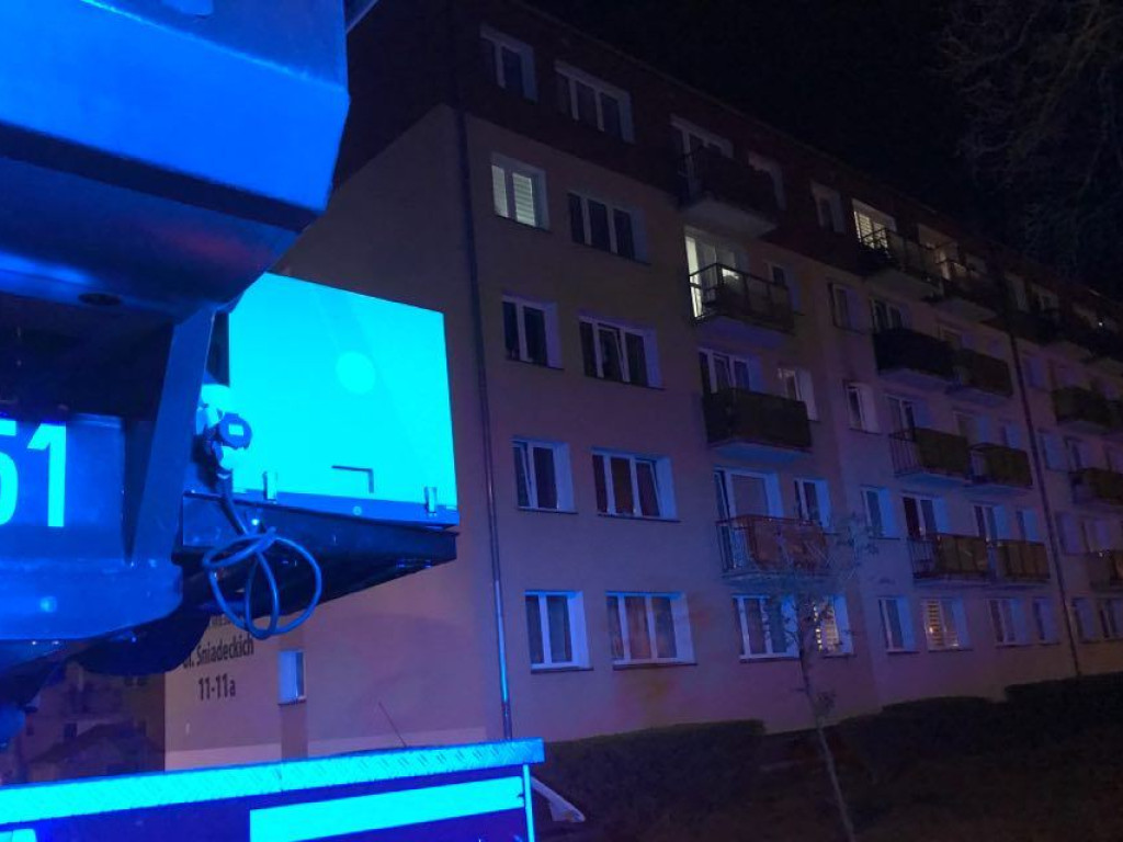 Pożar w bloku przy Śniadeckich. Od gotowanego posiłku zapaliła się kuchnia