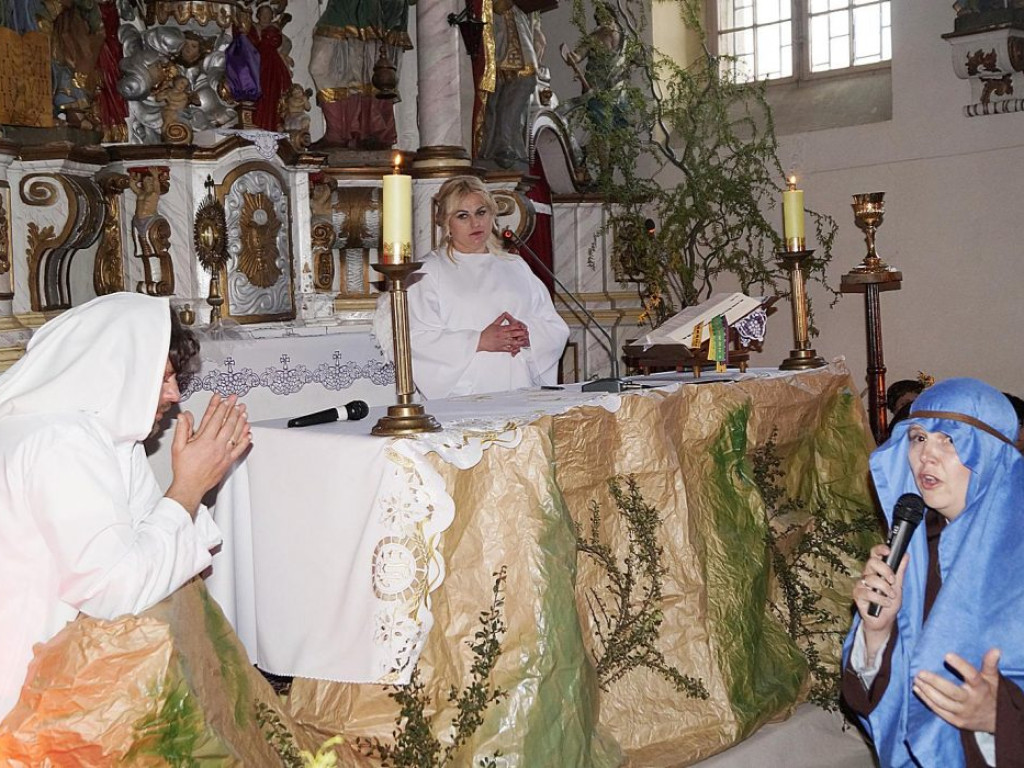 Po Wielkopiątkowym nabożeństwie w kościele w Piersnej odbyło się Misterium Męki Pańskiej