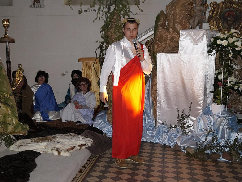 Po Wielkopiątkowym nabożeństwie w kościele w Piersnej odbyło się Misterium Męki Pańskiej
