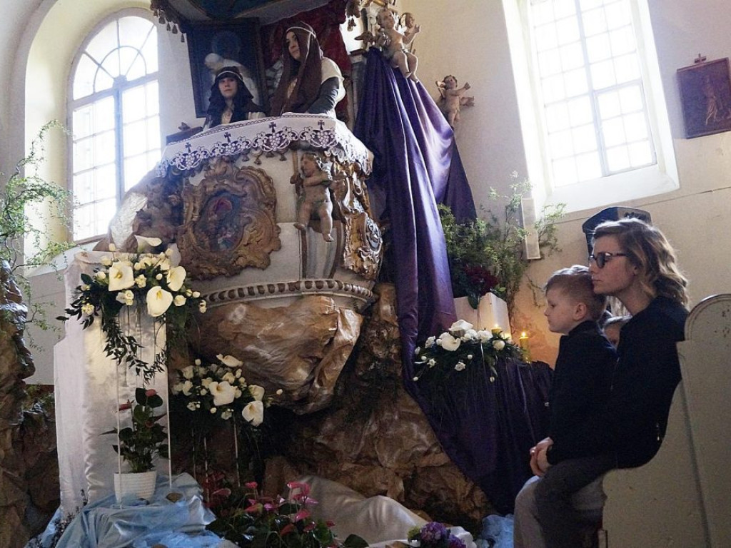 Po Wielkopiątkowym nabożeństwie w kościele w Piersnej odbyło się Misterium Męki Pańskiej