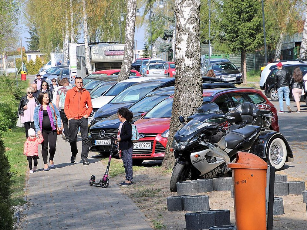 Świąteczny spacer po Sławie. Tłumy na promenadzie.