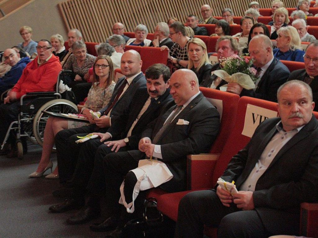 Serce Powiatu dla pracowników Powiatowego Centrum Pomocy Rodzinie. Na jubileusz 20-lecia