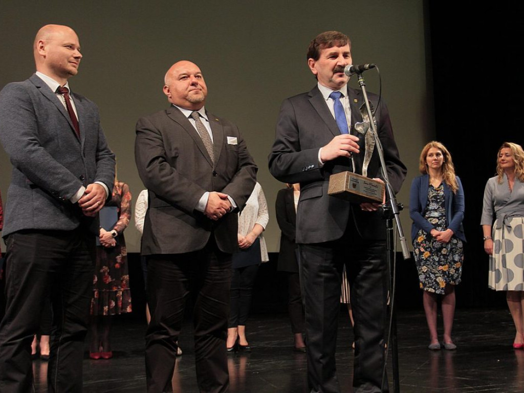 Serce Powiatu dla pracowników Powiatowego Centrum Pomocy Rodzinie. Na jubileusz 20-lecia