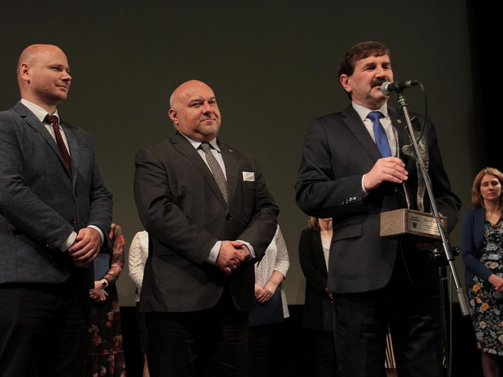Serce Powiatu dla pracowników Powiatowego Centrum Pomocy Rodzinie. Na jubileusz 20-lecia