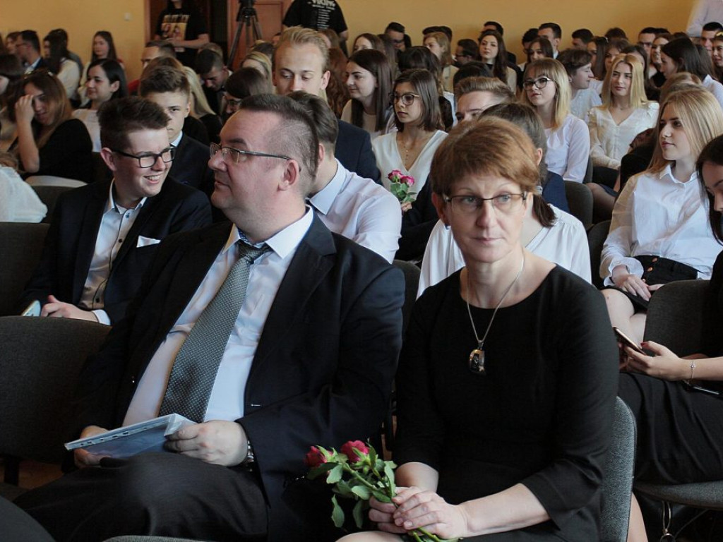 Rok szkolny maturzystów zakończony! Witamy nowe osoby w dorosłości. Rozgoście się!
