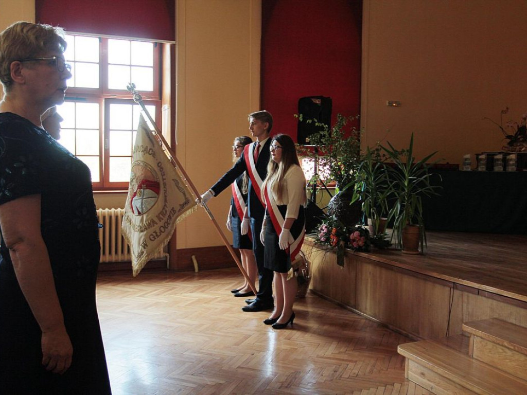 Rok szkolny maturzystów zakończony! Witamy nowe osoby w dorosłości. Rozgoście się!
