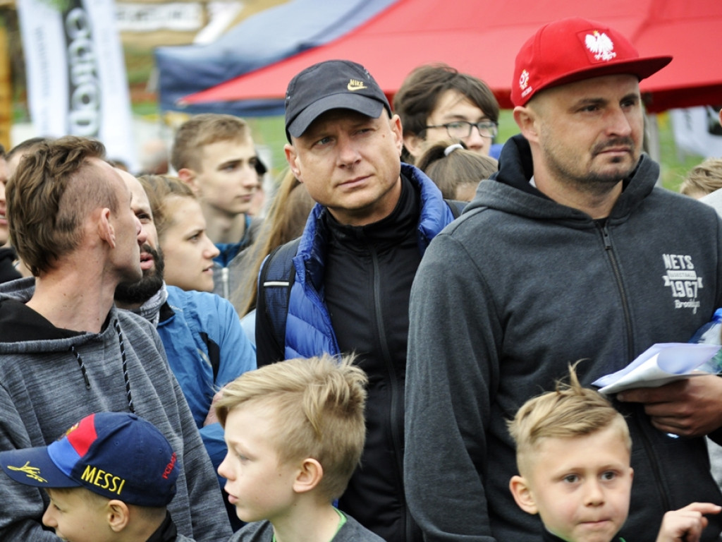 Było trochę zimno, ale rozgrzali się na crossowej trasie