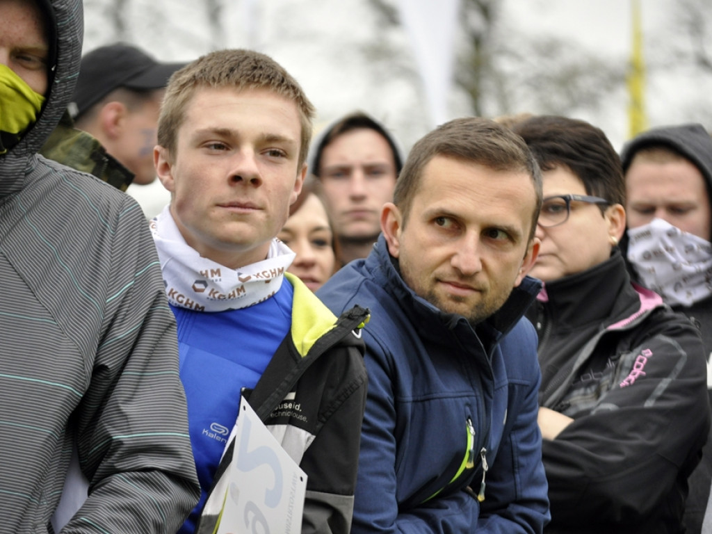 Było trochę zimno, ale rozgrzali się na crossowej trasie