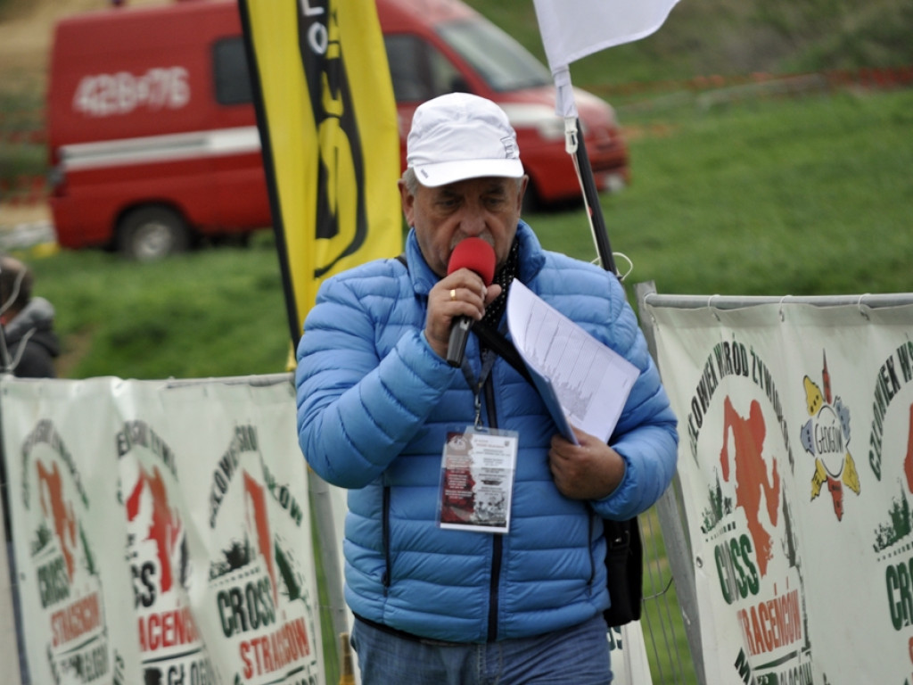 Było trochę zimno, ale rozgrzali się na crossowej trasie