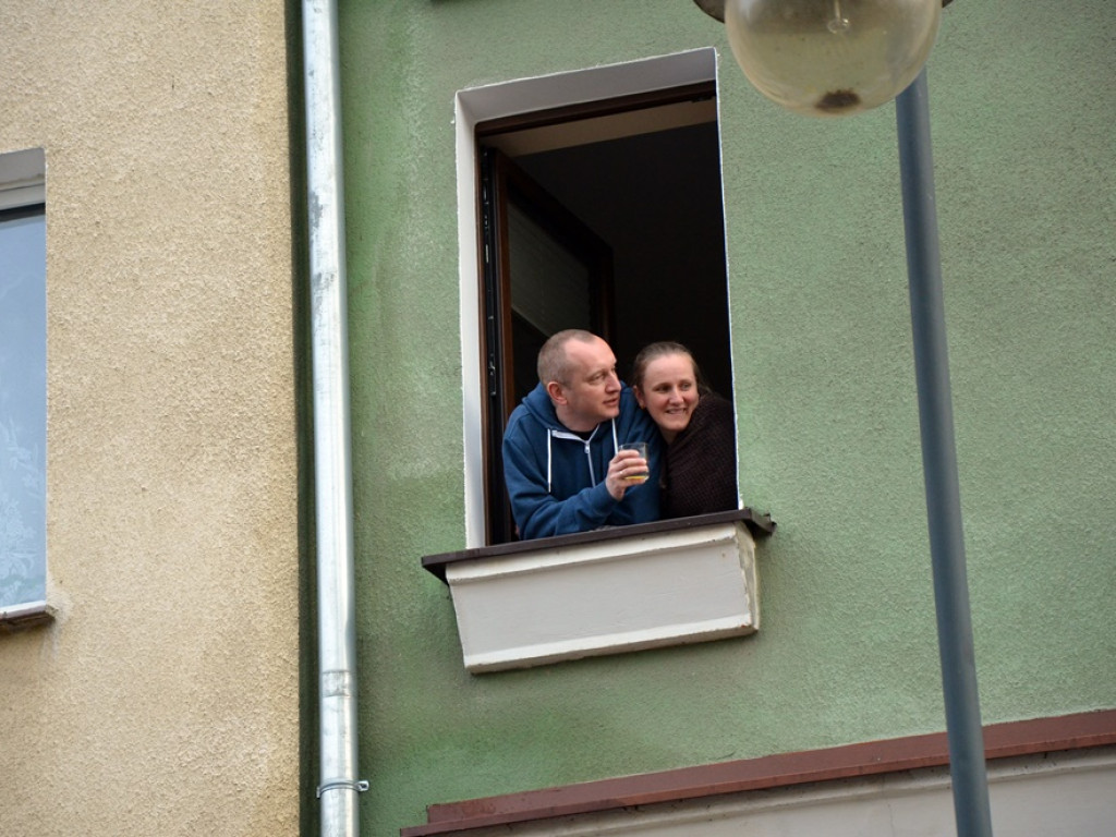 Huczne święto naszych hutników na rynku. Zagrał zespół Raz, Dwa, Trzy