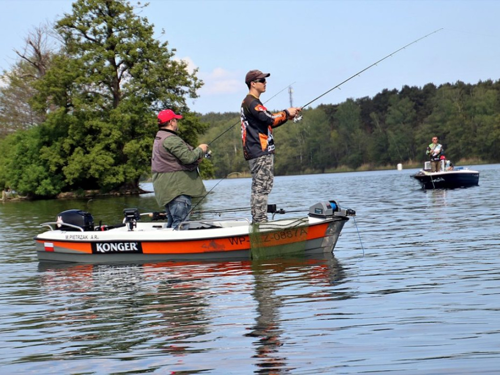 Rekordowe połowy szczupaków i okoni na jeziorze sławskim