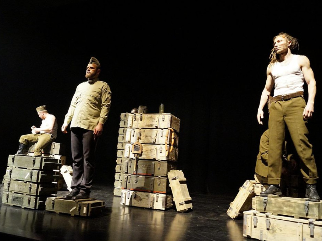 Kolejna premiera Teatru Jednego Mostu. Następna  będzie już na deskach teatru...