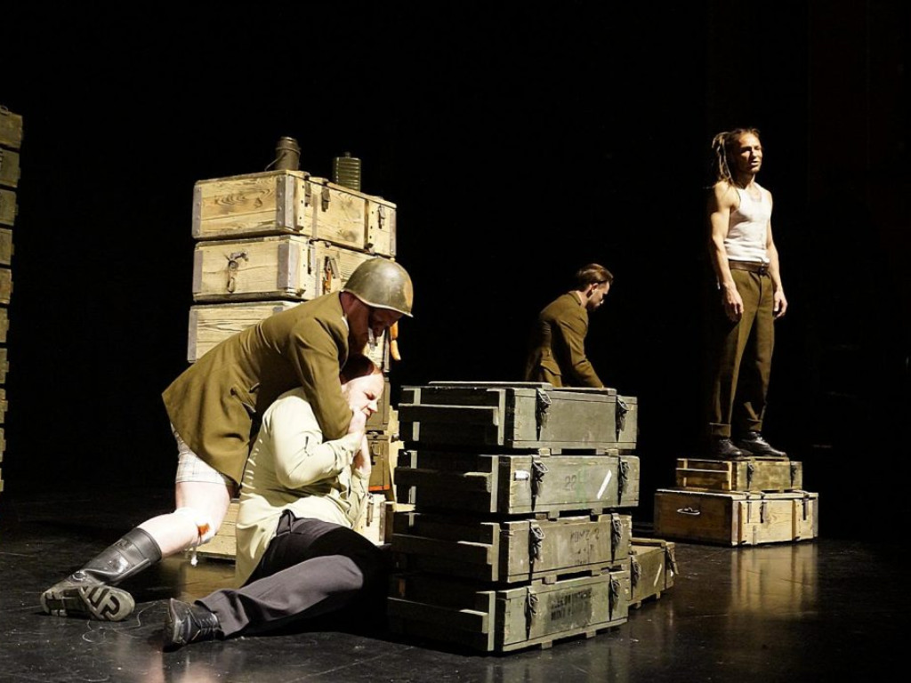 Kolejna premiera Teatru Jednego Mostu. Następna  będzie już na deskach teatru...