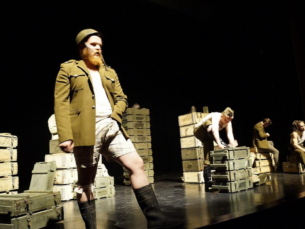 Kolejna premiera Teatru Jednego Mostu. Następna  będzie już na deskach teatru...