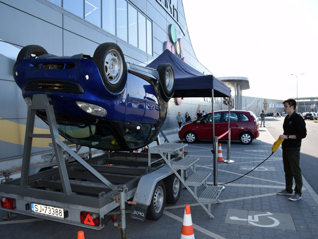 Targi Motoryzacyjne w Galerii Glogovia -  atrakcje przyciągnęły tłumy