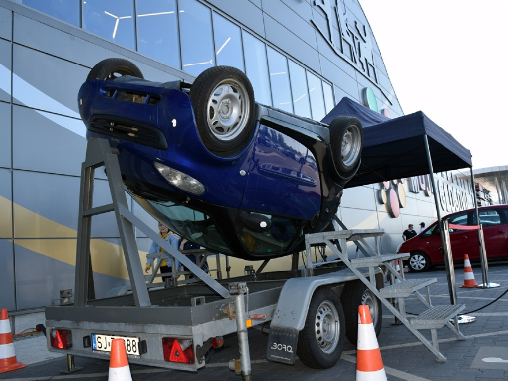Targi Motoryzacyjne w Galerii Glogovia -  atrakcje przyciągnęły tłumy
