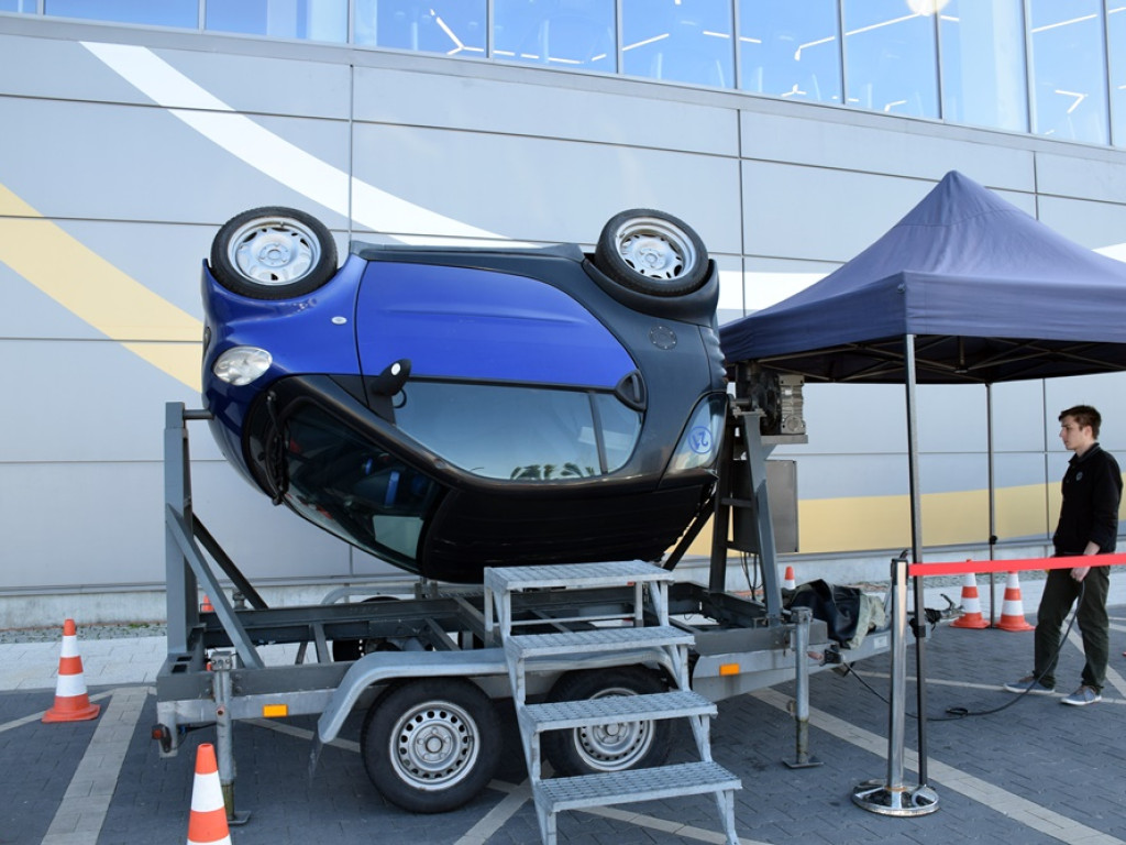 Targi Motoryzacyjne w Galerii Glogovia -  atrakcje przyciągnęły tłumy