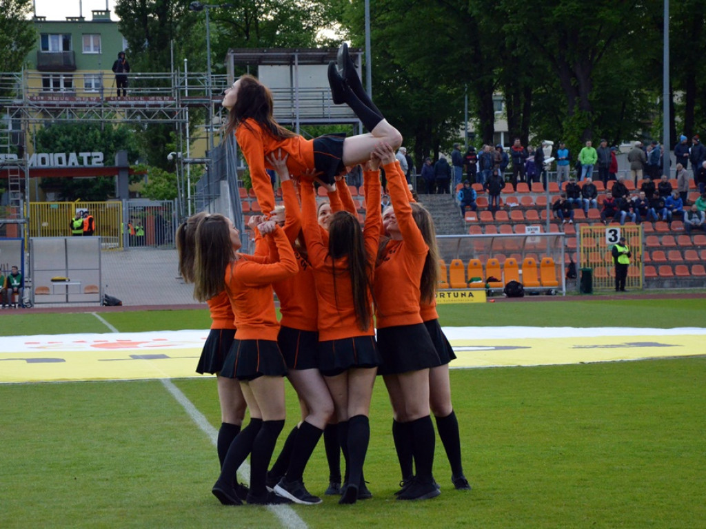 Kasia do tańca porywa nastolatki. Cheerleaderki Chrobrego Głogów są z nami od dwunastu lat!