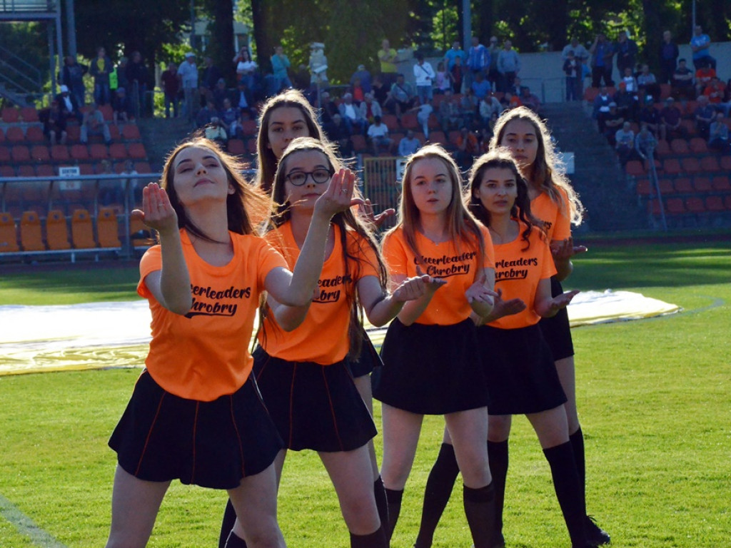 Kasia do tańca porywa nastolatki. Cheerleaderki Chrobrego Głogów są z nami od dwunastu lat!