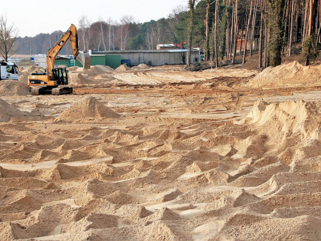 Prace przy sławskiej plaży idą szybciej niż zakłada harmonogram. Podglądamy budowę...
