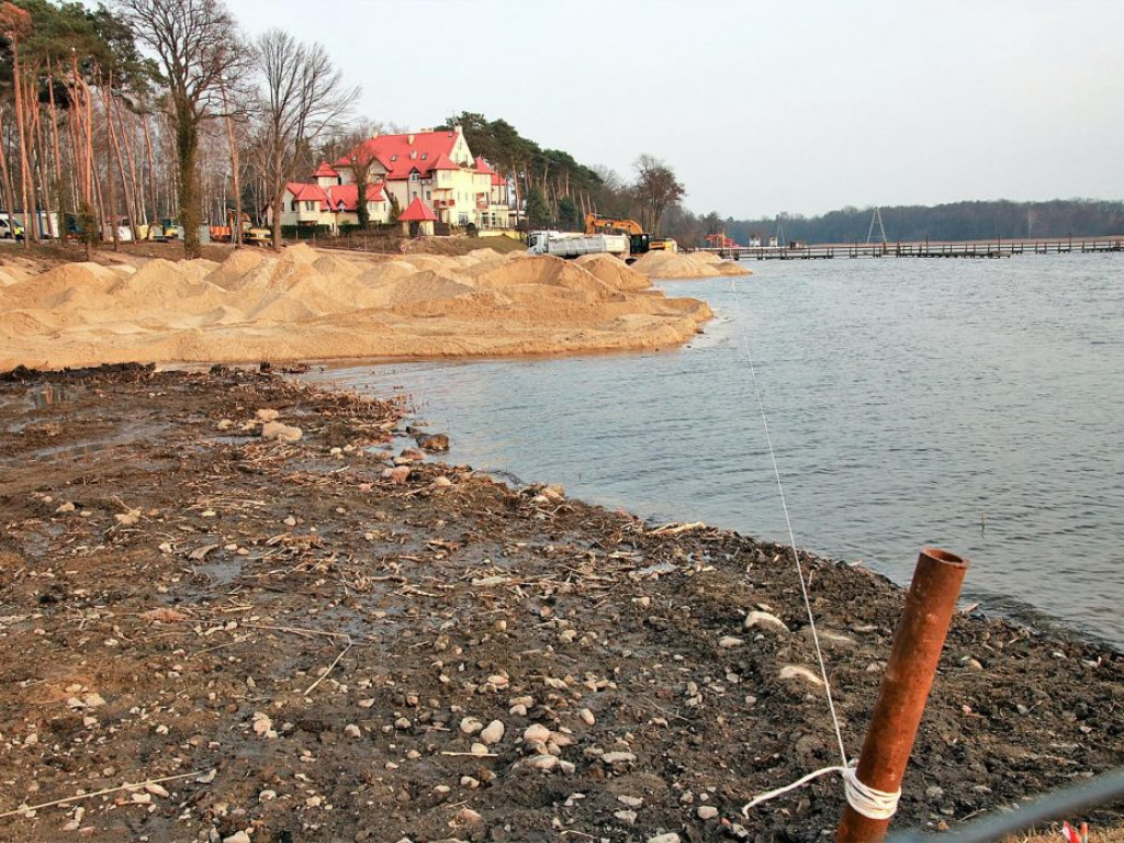 Prace przy sławskiej plaży idą szybciej niż zakłada harmonogram. Podglądamy budowę...