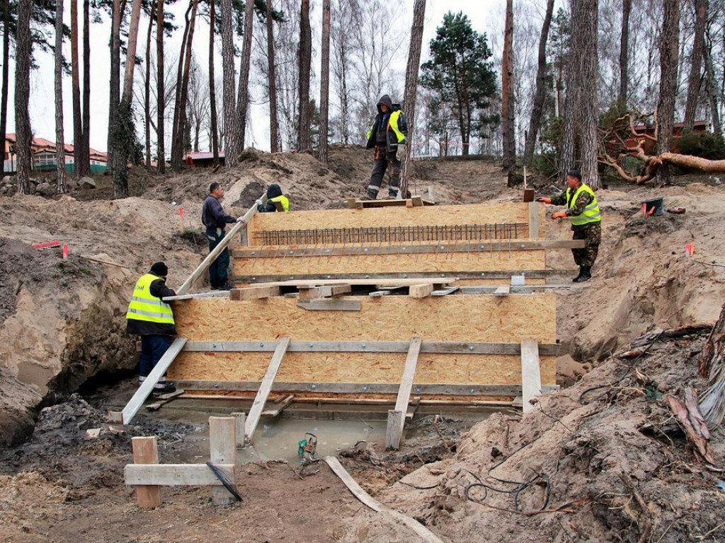 Prace przy sławskiej plaży idą szybciej niż zakłada harmonogram. Podglądamy budowę...